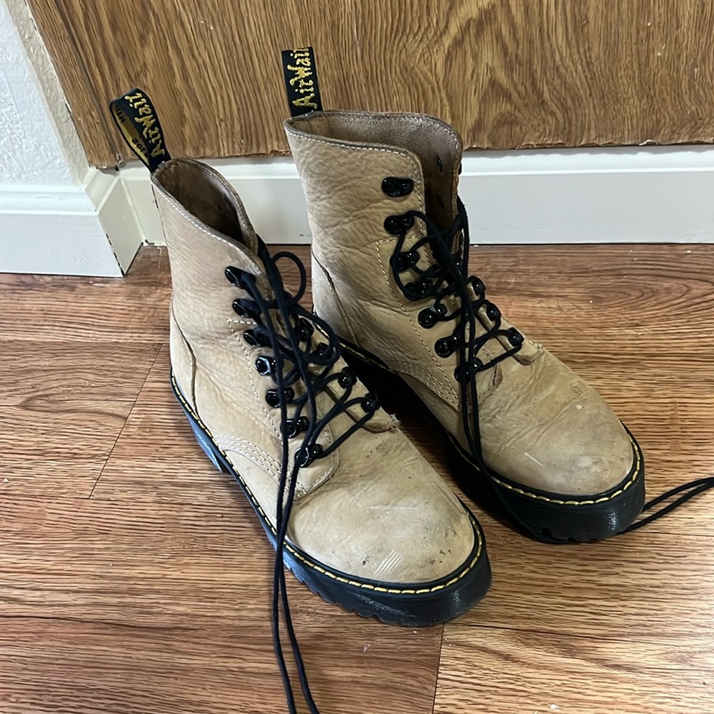 Dr Marten Leona Boot